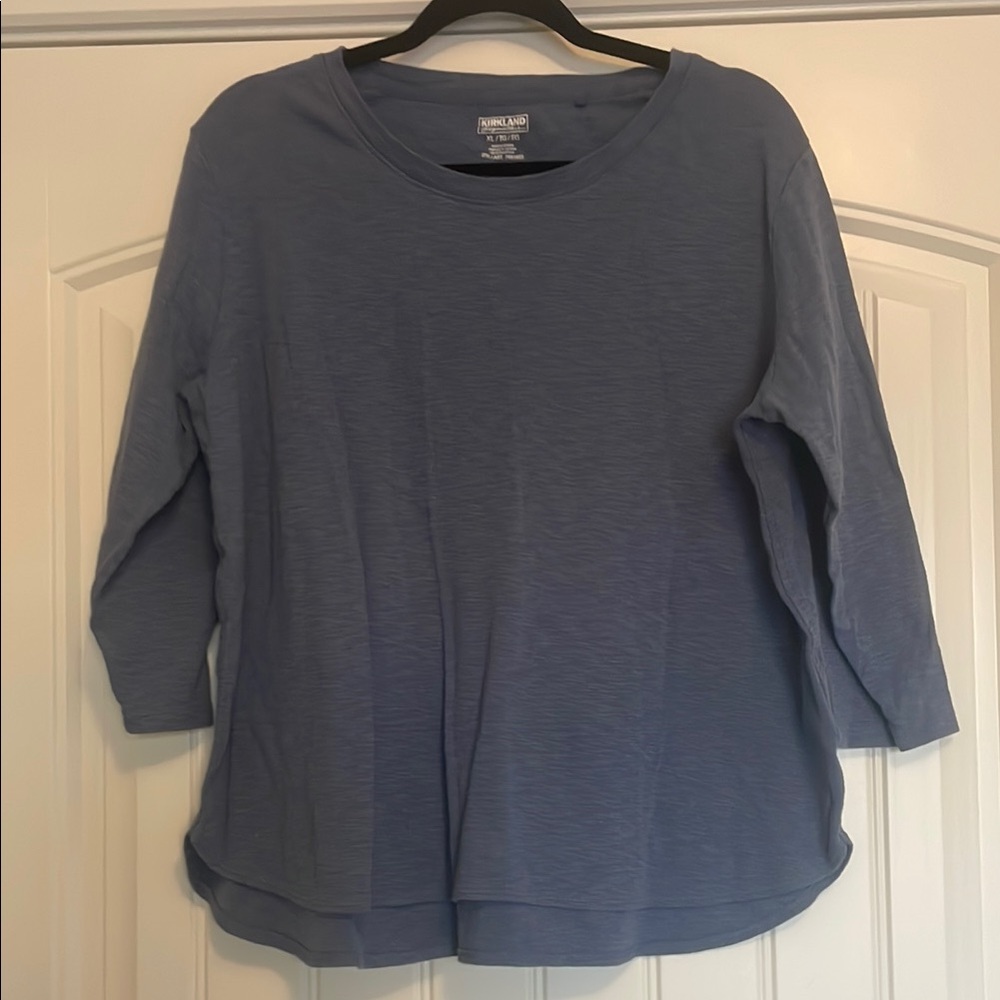 Kirkland Women's Blue Long Sleeve Top